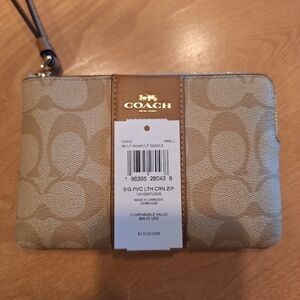 Brand New Coach Corner Zip Wristlet
